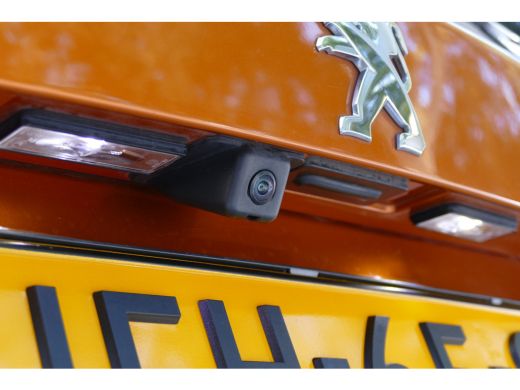 Peugeot 2008 1.2 PURETECH 130PK GT PACK AUTOMAAT / NAVI / ALCANTARA / CLIMA / PDC / 18"LMV / CAMERA / KEYLESS ... ActivLease financial lease