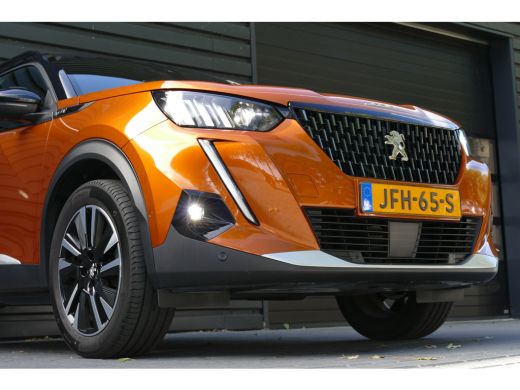 Peugeot 2008 1.2 PURETECH 130PK GT PACK AUTOMAAT / NAVI / ALCANTARA / CLIMA / PDC / 18"LMV / CAMERA / KEYLESS ... ActivLease financial lease