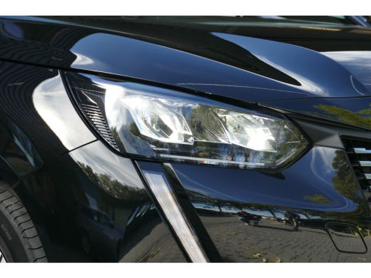 Peugeot 208 1.2 PURETECH 100PK 5-DRS ALLURE PACK / NAVI / LED / CLIMA / PDC / 16"LMV / CAMERA / KEYLESS / WIN... ActivLease financial lease
