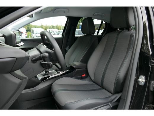 Peugeot 208 1.2 PURETECH 100PK 5-DRS ALLURE PACK / NAVI / LED / CLIMA / PDC / 16"LMV / CAMERA / KEYLESS / WIN... ActivLease financial lease