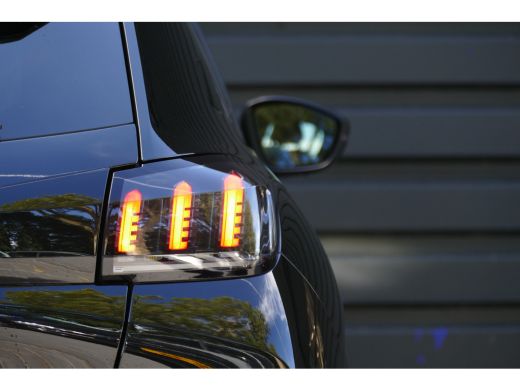 Peugeot 208 1.2 PURETECH 100PK 5-DRS ALLURE PACK / NAVI / LED / CLIMA / PDC / 16"LMV / CAMERA / KEYLESS / WIN... ActivLease financial lease