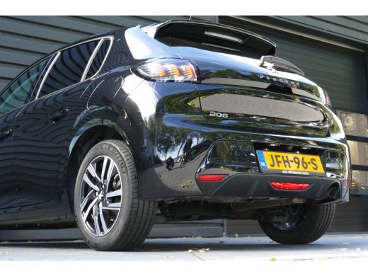 Peugeot 208 1.2 PURETECH 100PK 5-DRS ALLURE PACK / NAVI / LED / CLIMA / PDC / 16"LMV / CAMERA / KEYLESS / WIN... ActivLease financial lease