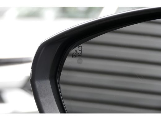 Peugeot 5008 1.2 PURETECH 130PK ALLURE PACK AUTOMAAT / NAVI / LED /CLIMA / PDC / 18"LMV / CAMERA / KEYLESS / W... ActivLease financial lease