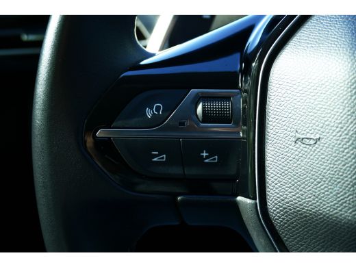 Peugeot 5008 1.2 PURETECH 130PK ALLURE PACK AUTOMAAT / NAVI / LED /CLIMA / PDC / 18"LMV / CAMERA / KEYLESS / W... ActivLease financial lease