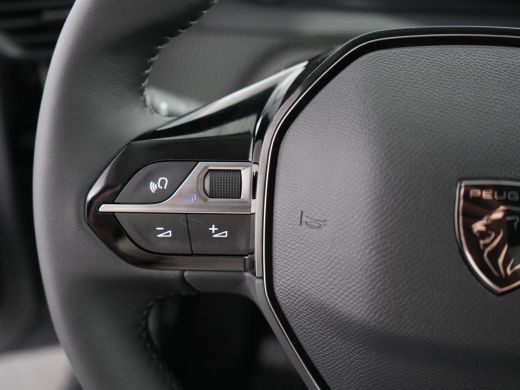 Peugeot e-208 EV Allure 51 kWh - 46 KM ! | 11 kW lader | Achterbank in delen neerklapbaar | Apple Carplay/Andro... ActivLease financial lease