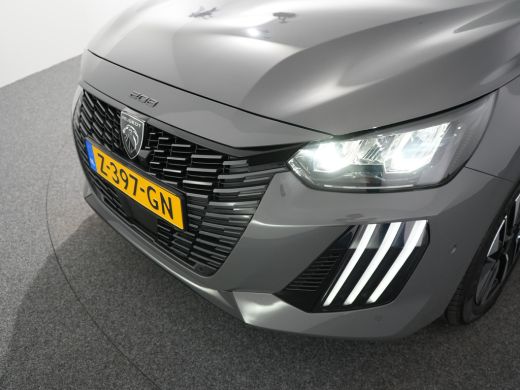 Peugeot e-208 EV Allure 51 kWh - 46 KM ! | 11 kW lader | Achterbank in delen neerklapbaar | Apple Carplay/Andro... ActivLease financial lease