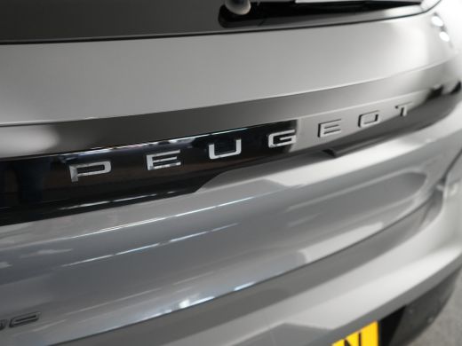 Peugeot e-208 EV Allure 51 kWh - 46 KM ! | 11 kW lader | Achterbank in delen neerklapbaar | Apple Carplay/Andro... ActivLease financial lease