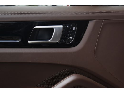 Porsche Cayenne 3.0 E-Hybrid 462pk SportDesign | ACC | Head-Up | Bose | Trekhaak wegk. | Panoramadak | 360 Camera | ActivLease financial lease