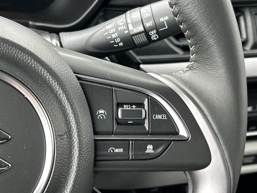 Suzuki Swift 1.2 Style Smart Hybrid **STOELVERWARMING/ KEYLESS/ NAVIGATIE/ DODEHOEK DETECTIE** ActivLease financial lease