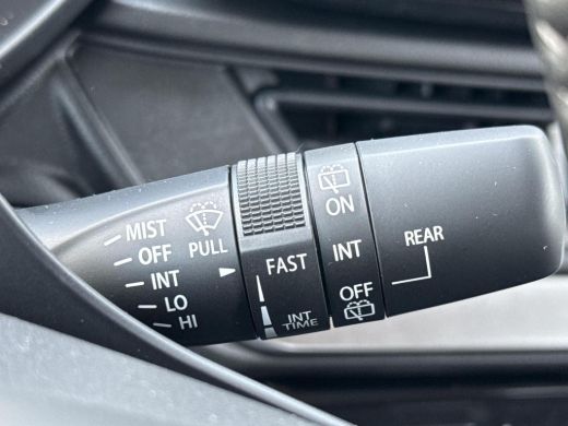 Suzuki Swift 1.2 Style Smart Hybrid **STOELVERWARMING/ KEYLESS/ NAVIGATIE/ DODEHOEK DETECTIE** ActivLease financial lease