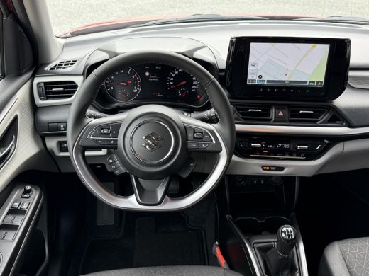 Suzuki Swift 1.2 Style Smart Hybrid **STOELVERWARMING/ KEYLESS/ NAVIGATIE/ DODEHOEK DETECTIE** ActivLease financial lease