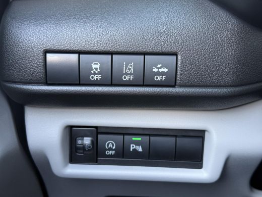 Suzuki Swift 1.2 Style Smart Hybrid **STOELVERWARMING/ KEYLESS/ NAVIGATIE/ DODEHOEK DETECTIE** ActivLease financial lease