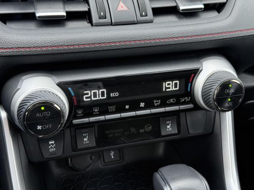 Toyota RAV4 2.5 Plug-in Hybrid AWD Dynamic **STOELVERWARMING/ ELEKTRISCHE STOEL/ APPLE CARPLAY/ ELEKTRISCHE A... ActivLease financial lease