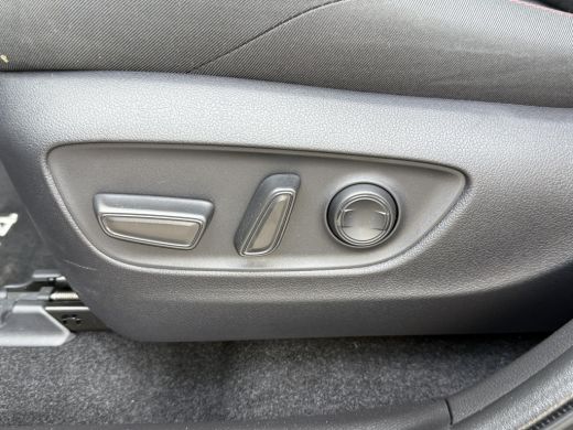 Toyota RAV4 2.5 Plug-in Hybrid AWD Dynamic **STOELVERWARMING/ ELEKTRISCHE STOEL/ APPLE CARPLAY/ ELEKTRISCHE A... ActivLease financial lease