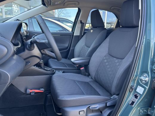 Toyota Yaris 1.5 Hybrid 115 Dynamic **NIEUWE AUTO/ COMFORT PACK/ FORREST GREEN/ BINNENKORT LEVERBAAR** ActivLease financial lease