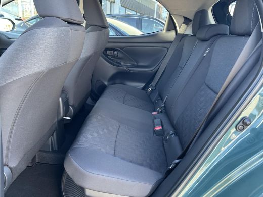 Toyota Yaris 1.5 Hybrid 115 Dynamic **NIEUWE AUTO/ COMFORT PACK/ FORREST GREEN/ BINNENKORT LEVERBAAR** ActivLease financial lease