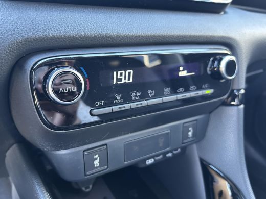 Toyota Yaris 1.5 Hybrid 115 Dynamic **NIEUWE AUTO/ COMFORT PACK/ FORREST GREEN/ BINNENKORT LEVERBAAR** ActivLease financial lease