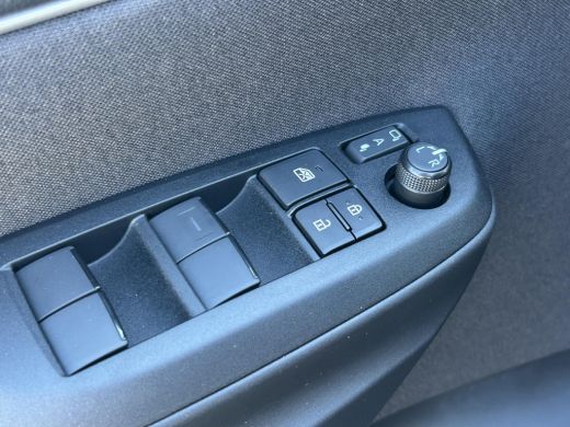 Toyota Yaris 1.5 Hybrid 115 Dynamic **NIEUWE AUTO/ COMFORT PACK/ FORREST GREEN/ BINNENKORT LEVERBAAR** ActivLease financial lease