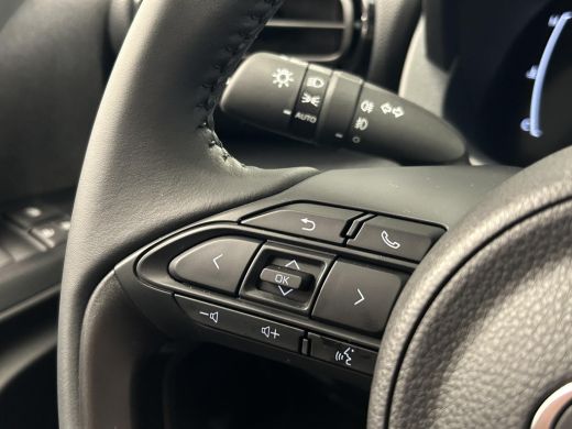 Toyota Yaris 1.5 Hybrid 115 Dynamic **NIEUWE AUTO/ COMFORT PACK/ FORREST GREEN/ BINNENKORT LEVERBAAR** ActivLease financial lease