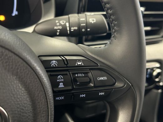 Toyota Yaris 1.5 Hybrid 115 Dynamic **NIEUWE AUTO/ COMFORT PACK/ FORREST GREEN/ BINNENKORT LEVERBAAR** ActivLease financial lease