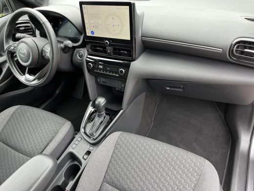 Toyota Yaris Cross 1.5 Hybrid 115 First Edition | Dode hoek waarschuwing | Parkeersensoren | Stoel- + stuurverwarmin... ActivLease financial lease