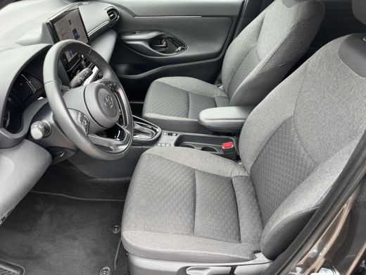 Toyota Yaris Cross 1.5 Hybrid 115 First Edition | Dode hoek waarschuwing | Parkeersensoren | Stoel- + stuurverwarmin... ActivLease financial lease