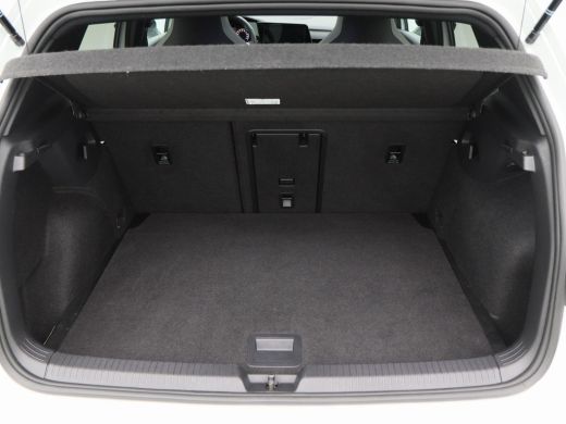 Volkswagen Golf 1.5 eTSi 150 Pk Automaat R-Line Business+ | Panoramdak | Adaptive Cruise | Full LED | Camera | Pa... ActivLease financial lease