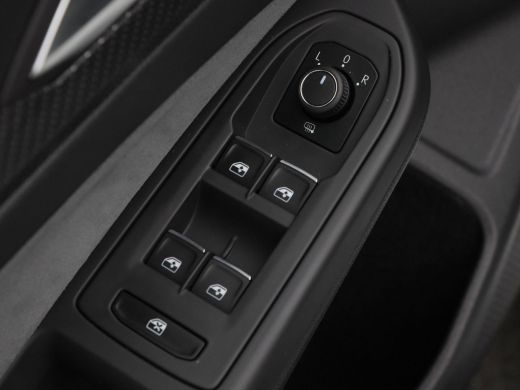 Volkswagen Golf 1.5 eTSi 150 Pk Automaat R-Line Business+ | Panoramdak | Adaptive Cruise | Full LED | Camera | Pa... ActivLease financial lease