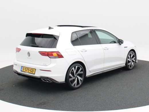 Volkswagen Golf 1.5 eTSi 150 Pk Automaat R-Line Business+ | Panoramdak | Adaptive Cruise | Full LED | Camera | Pa... ActivLease financial lease