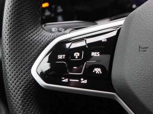 Volkswagen Golf 1.5 eTSi 150 Pk Automaat R-Line Business+ | Panoramdak | Adaptive Cruise | Full LED | Camera | Pa... ActivLease financial lease