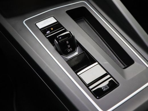 Volkswagen Golf 1.5 eTSi 150 Pk Automaat R-Line Business+ | Panoramdak | Adaptive Cruise | Full LED | Camera | Pa... ActivLease financial lease