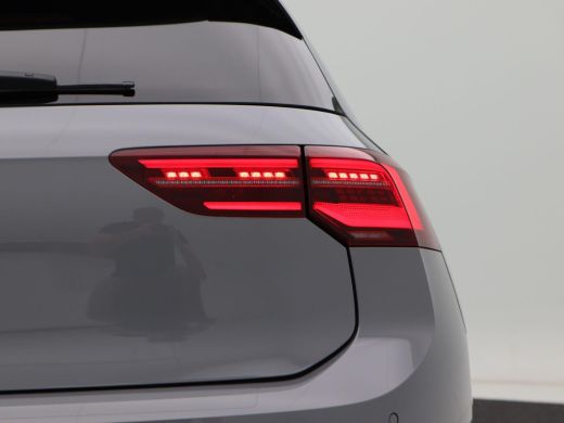 Volkswagen Golf 1.5 TSi 150 Pk R-Line | Panoramadak | Trekhaak | Camera | Full LED | Stoel Verwarming | Adaptive ... ActivLease financial lease