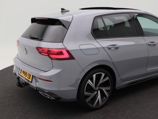 Volkswagen Golf 1.5 TSi 150 Pk R-Line | Panoramadak | Trekhaak | Camera | Full LED | Stoel Verwarming | Adaptive ... ActivLease financial lease