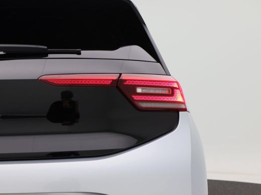 Volkswagen ID.3 Pro 58 kWh | Adaptive Cruise | Camera | Carplay | Stoel Verwarming | Parkeersensoren | Privacy Gl... ActivLease financial lease