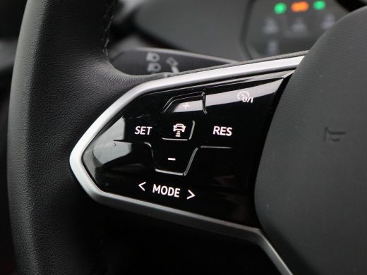 Volkswagen ID.3 Pro 58 kWh | Adaptive Cruise | Camera | Carplay | Stoel Verwarming | Parkeersensoren | Privacy Gl... ActivLease financial lease