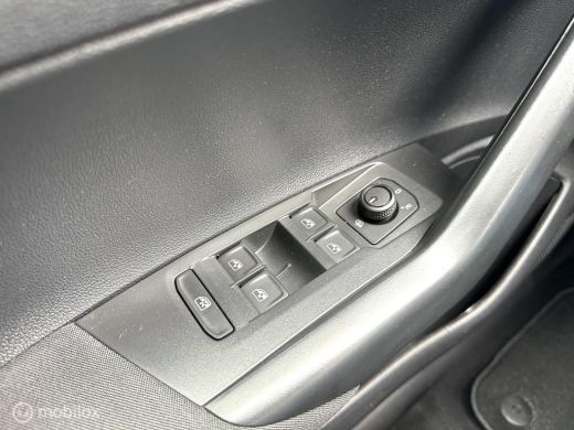 Volkswagen Polo 1.0 TSI 95PK DSG AUTOMAAT COMFORTLINE FACELIFT MODEL AIRCO STOELVERWARMING CARPLAY KEURIGE AUTO!! ActivLease financial lease