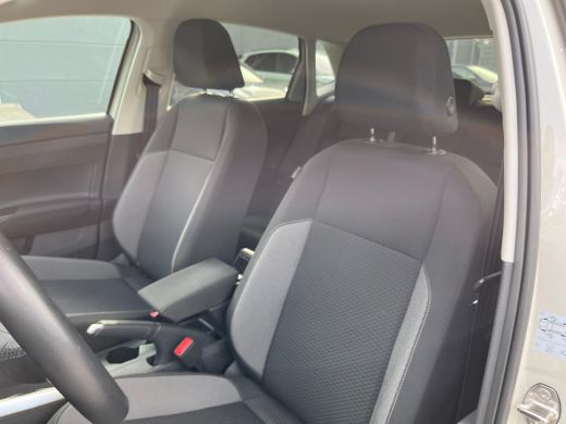 Volkswagen Polo 1.0 TSI Life | Camera achter | Getint glas | Navigatie | Apple Carplay | Airco | ACC | ActivLease financial lease