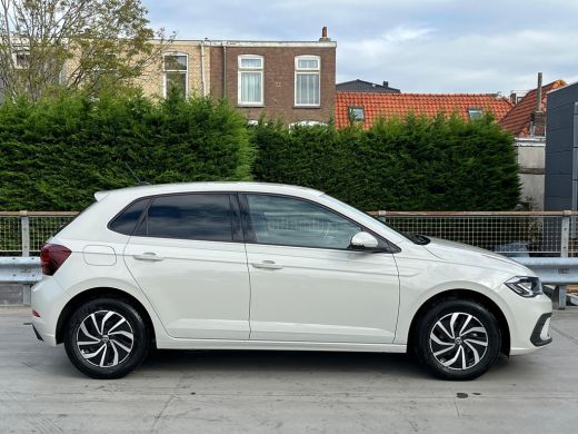 Volkswagen Polo 1.0 TSI Life | Camera achter | Getint glas | Navigatie | Apple Carplay | Airco | ACC | ActivLease financial lease