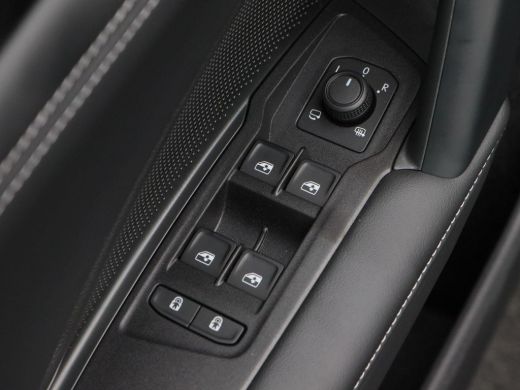 Volkswagen Tayron 1.5 204 Pk eHybrid Automaat Life Edition | Trekhaak | Elektrische Achterklep | Full LED | Carplay... ActivLease financial lease