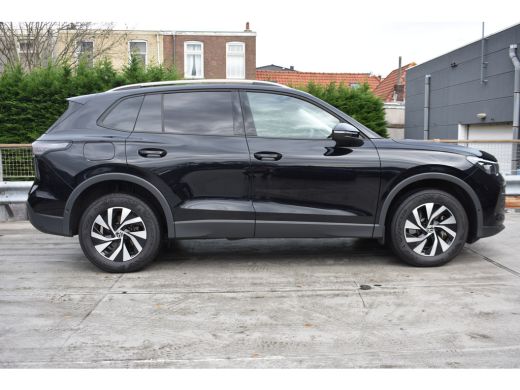 Volkswagen Tiguan 1.5 eHybrid 204PK Life Edition | Trekhaak | Elektrische Achterklep | Harman Kardon | ACC | Apple ... ActivLease financial lease