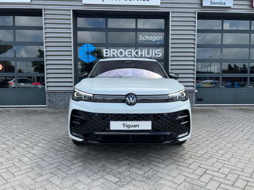 Volkswagen Tiguan R-Line Edition - eHybrid | 'App-Connect' draadloze smartphone integratie | Automatische afstandsr... ActivLease financial lease
