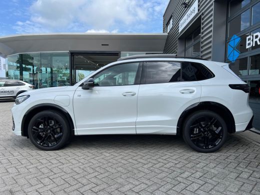 Volkswagen Tiguan R-Line Edition - eHybrid | 'App-Connect' draadloze smartphone integratie | Automatische afstandsr... ActivLease financial lease