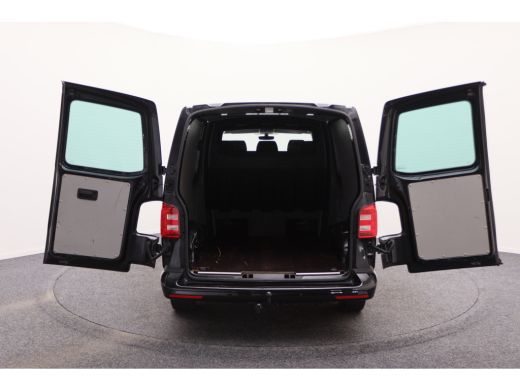 Volkswagen Transporter 2.0 TDI L2H1 DC Highline Automaat Navigatie, Cruise, Trekhaak, DAB, PDC, Bluetooth ActivLease financial lease
