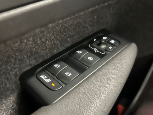 Volvo  C40 Single Motor Core 69 kWh | Achteruitrijcamera | Apple Carplay/Android Auto| Panoramadak | Cruise ... ActivLease financial lease