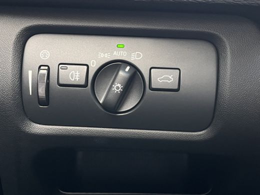 Volvo  V40 1.5 T3 Dynamic Edition | Panoramadak | Keyless | Camera | DAB | ActivLease financial lease