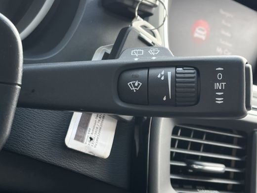 Volvo  V40 1.5 T3 Dynamic Edition | Panoramadak | Keyless | Camera | DAB | ActivLease financial lease