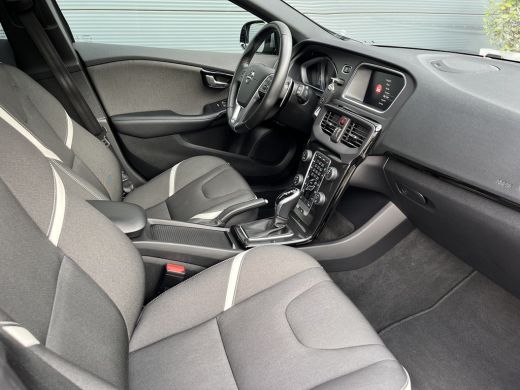 Volvo  V40 1.5 T3 Dynamic Edition | Panoramadak | Keyless | Camera | DAB | ActivLease financial lease