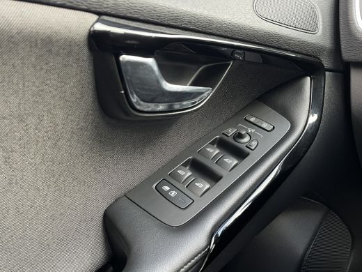 Volvo  V40 1.5 T3 Dynamic Edition | Panoramadak | Keyless | Camera | DAB | ActivLease financial lease