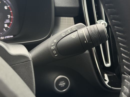 Volvo  XC40 2.0 B4 Business Pro | Pilot Assist | Apple Carplay | Keyless | DAB | ActivLease financial lease