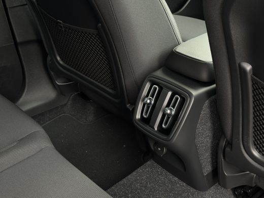 Volvo  XC40 2.0 B4 Business Pro | Pilot Assist | Apple Carplay | Keyless | DAB | ActivLease financial lease